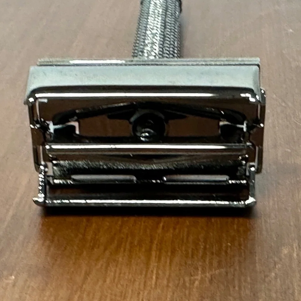 Double Edge Safety Razor Black Chrome/Gunmetal Knurled Handle‎ Modern DE Razor